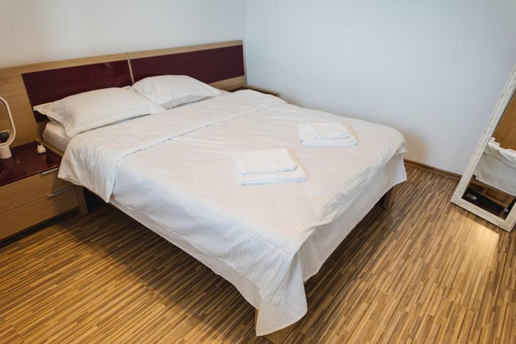 2 Bedroom Apt Park Belvedere Sibiu Dış mekan fotoğraf